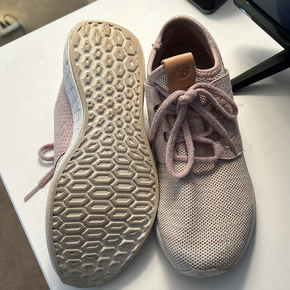 New Balance Sneakers Women - Picture 3 of 3